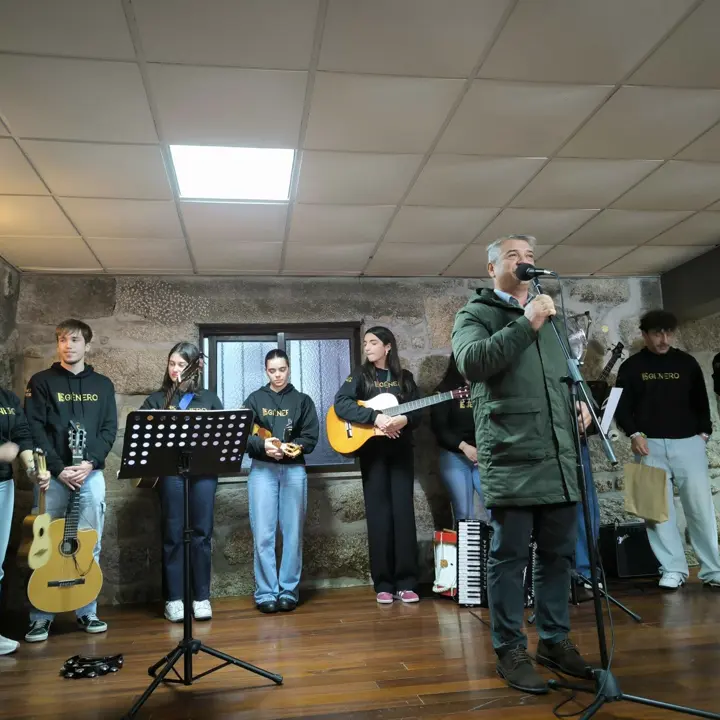 Grupo Sem Género